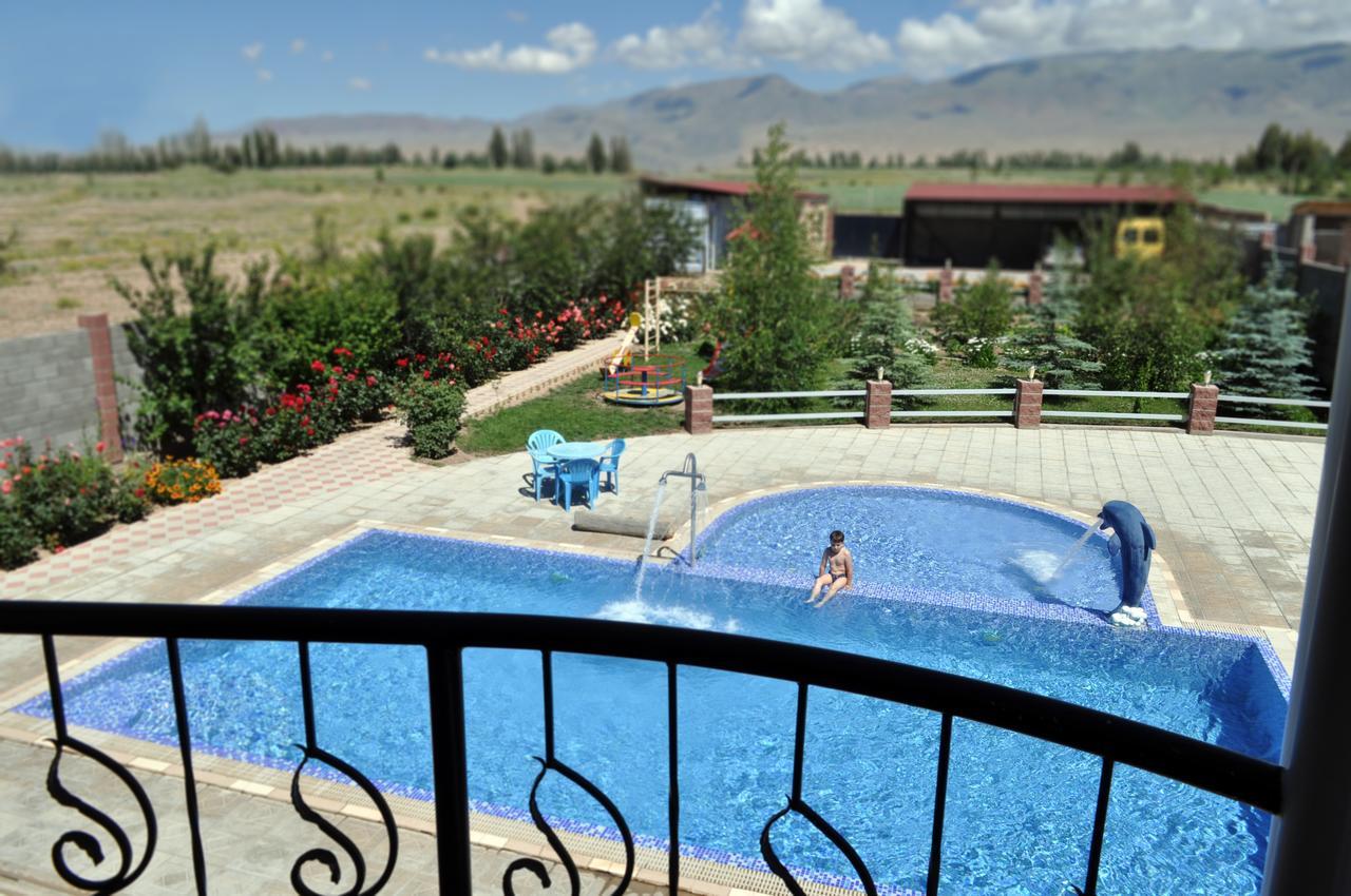 Zlata Inn Tamchy Екстериор снимка