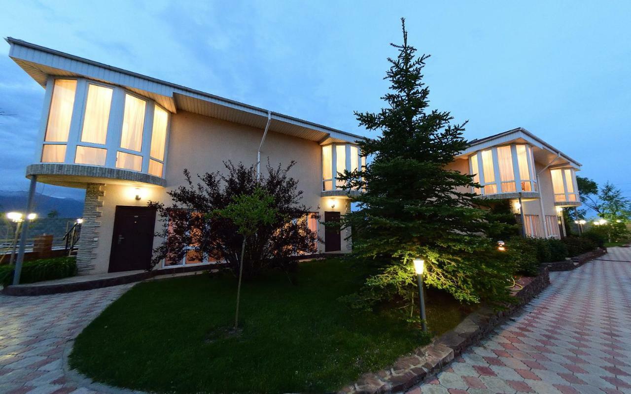Zlata Inn Tamchy Екстериор снимка