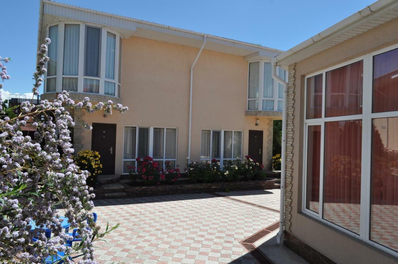 Zlata Inn Tamchy Екстериор снимка