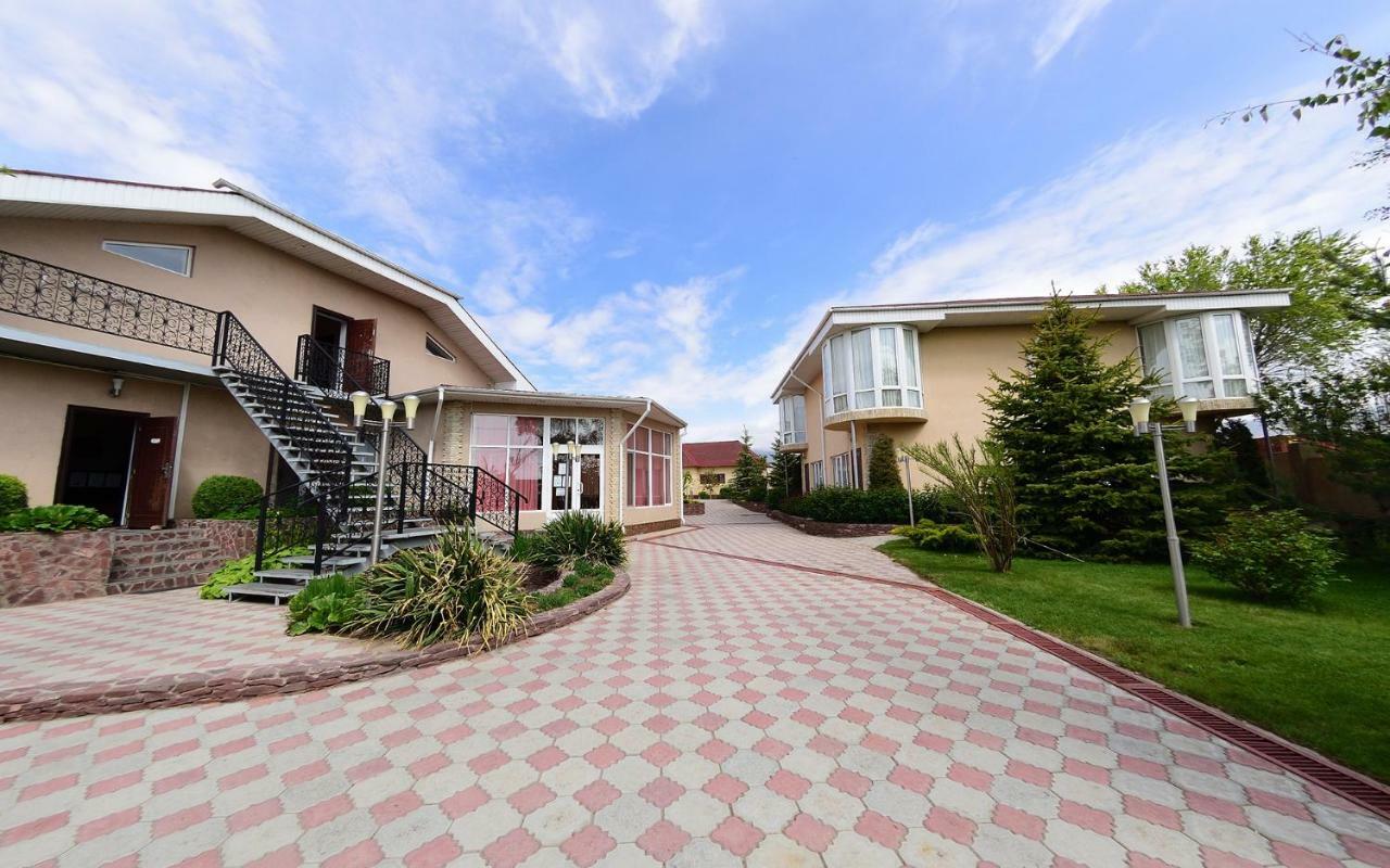 Zlata Inn Tamchy Екстериор снимка