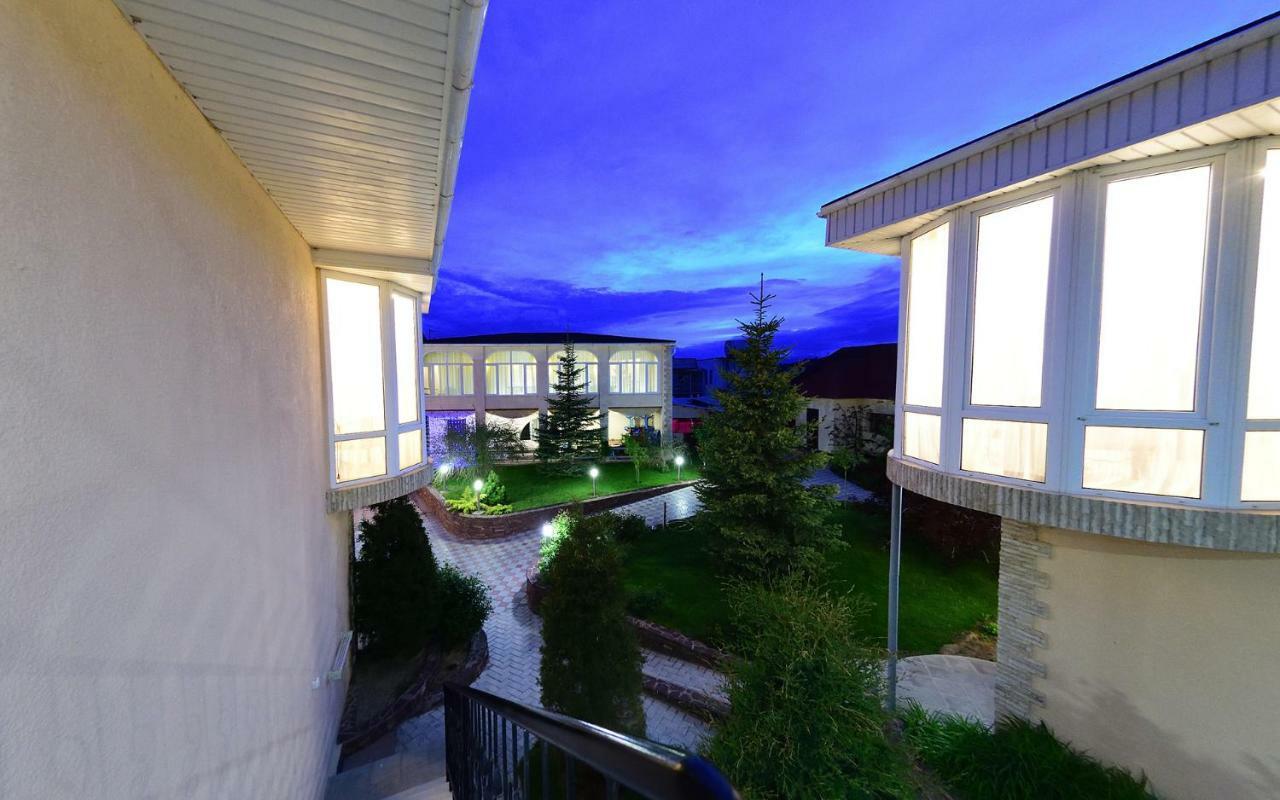 Zlata Inn Tamchy Екстериор снимка