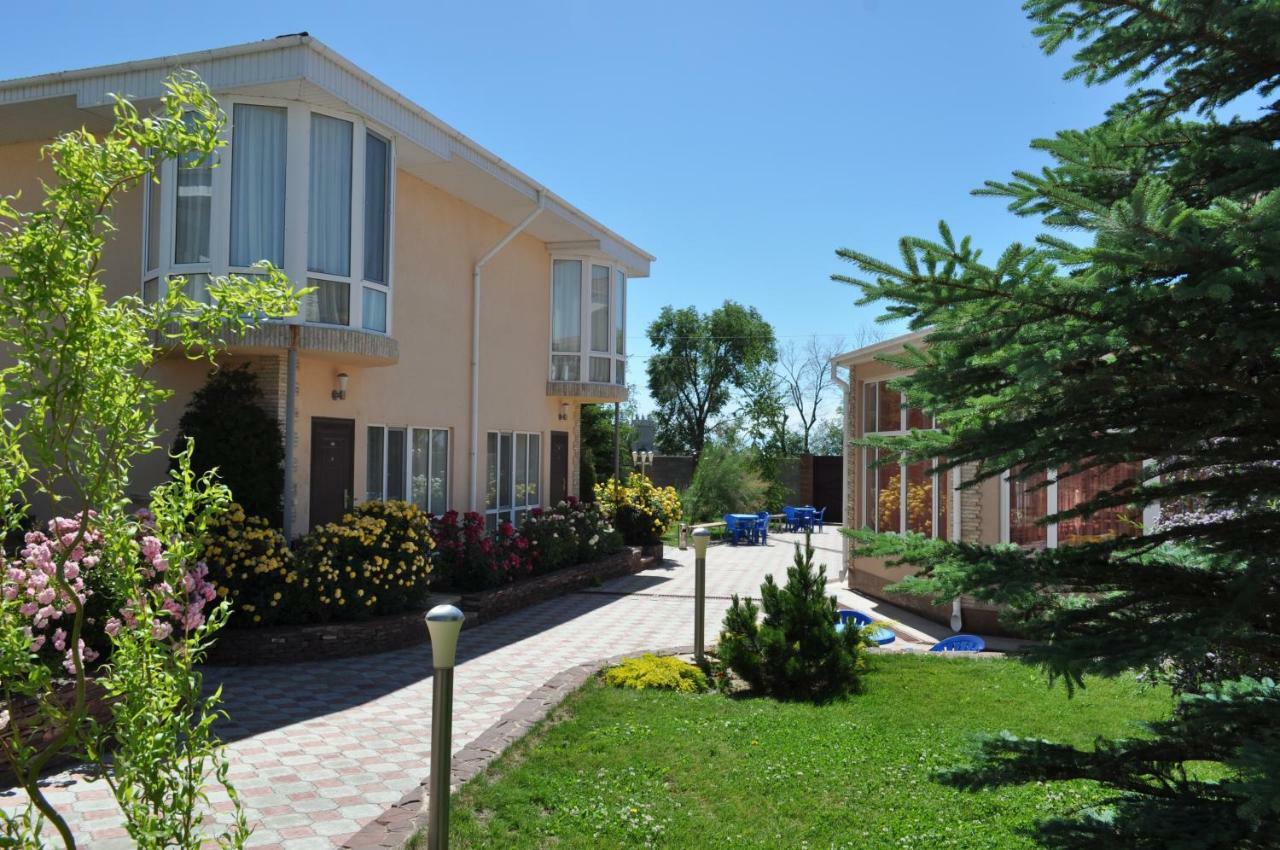 Zlata Inn Tamchy Екстериор снимка