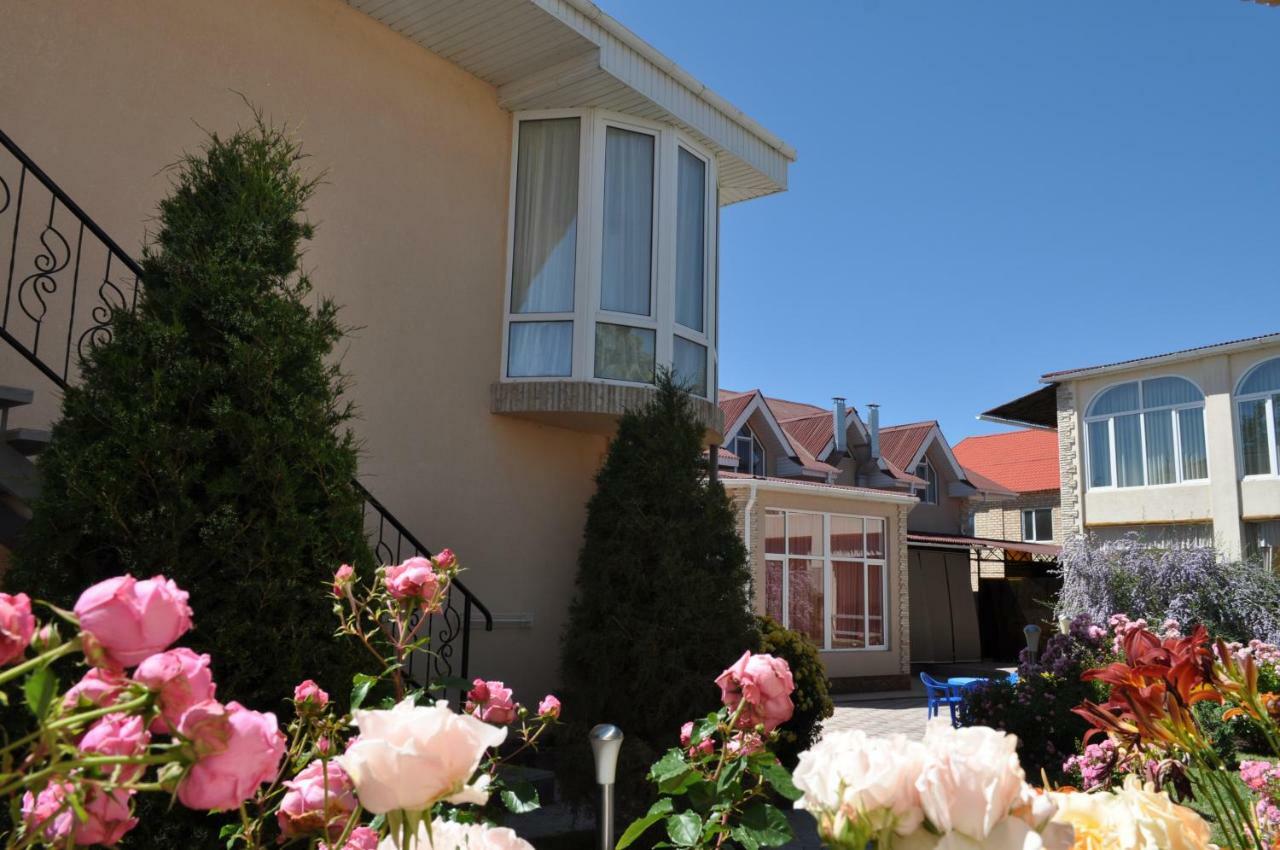 Zlata Inn Tamchy Екстериор снимка