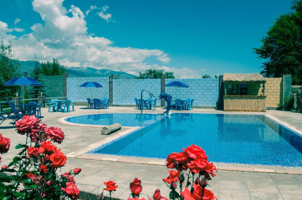 Zlata Inn Tamchy Екстериор снимка